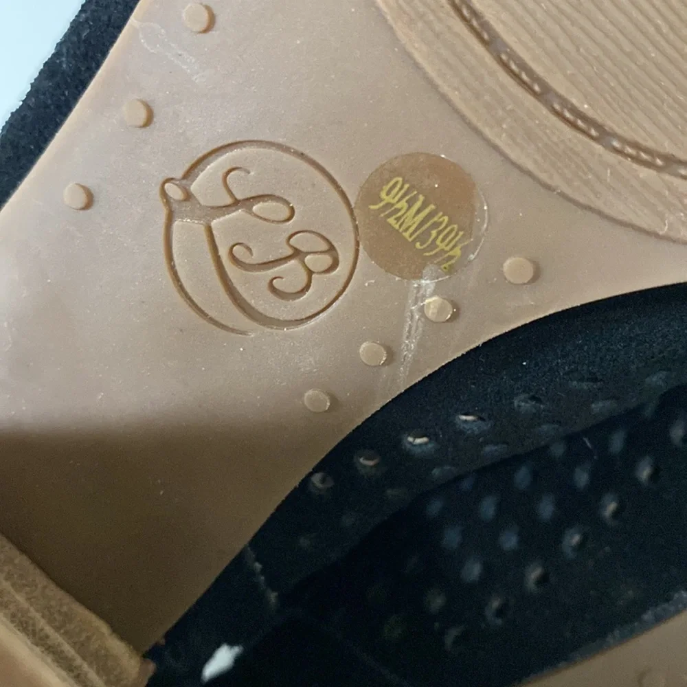 Lucky Brand pull perforated